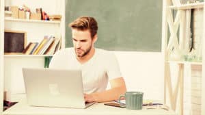 Flatrates für Schüler und Laptops für Lehrer - digitale Bildung in Deutschland
