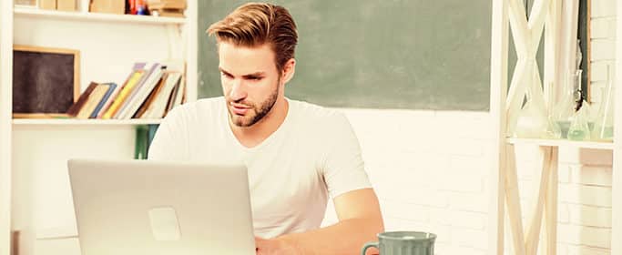 Flatrates für Schüler und Laptops für Lehrer - digitale Bildung in Deutschland