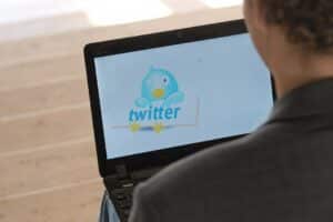Chebli begrüßt Bußgeldverfahren gegen Twitter